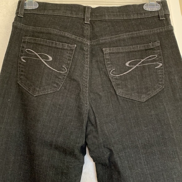 NWOT Style and Company jeans. Excellent condition no flaws. Tummy control. - Picture 3 of 6